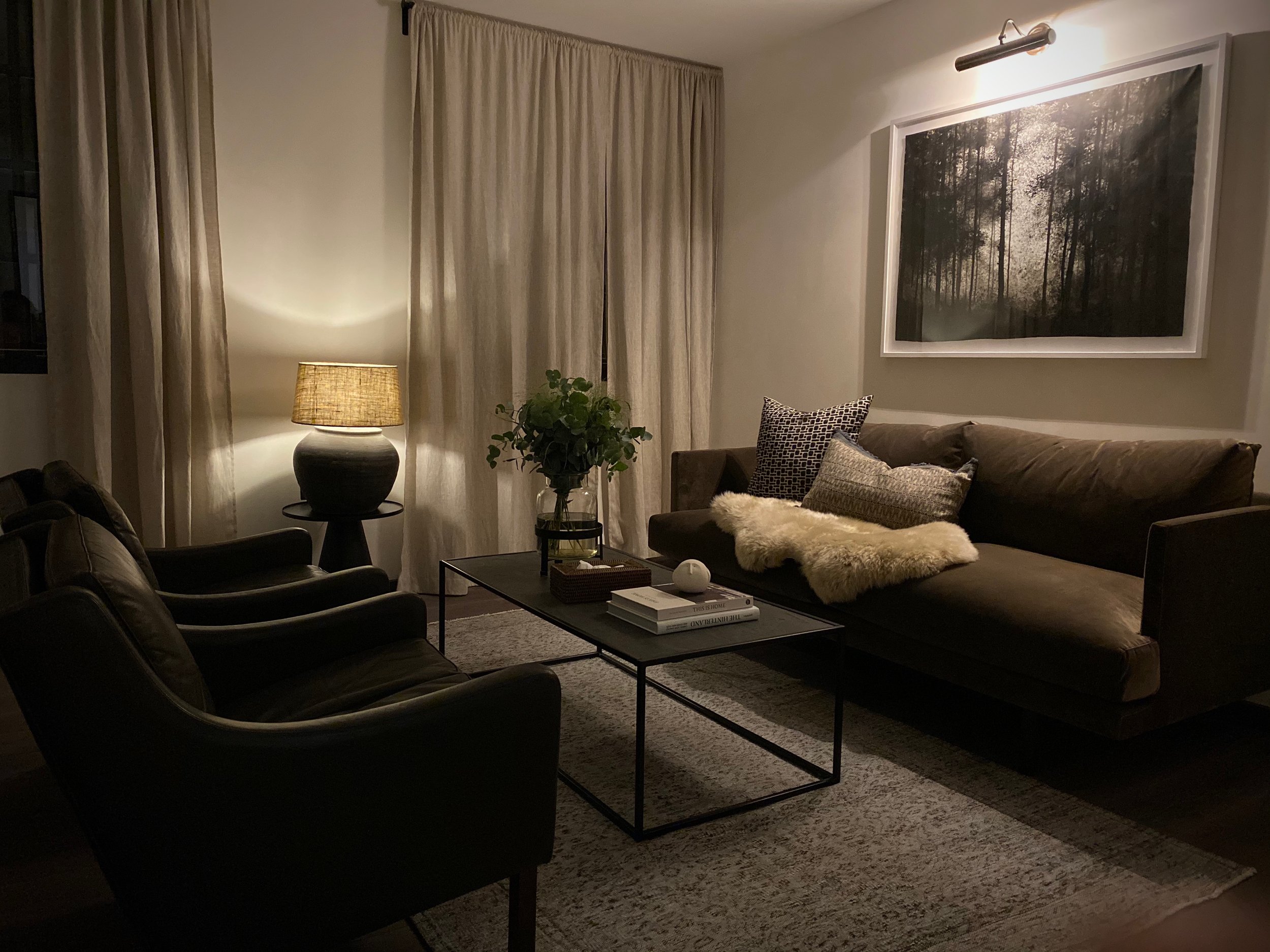 Our private multi-disciplinary mental health & wellbeing centre is based in South Kensington / Chelsea and consists of 10 consulting rooms and 7 relaxation pods.